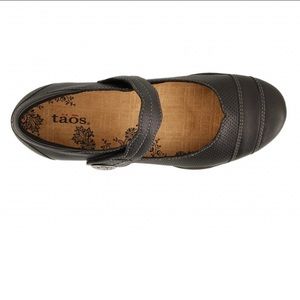 taos bravo slip on